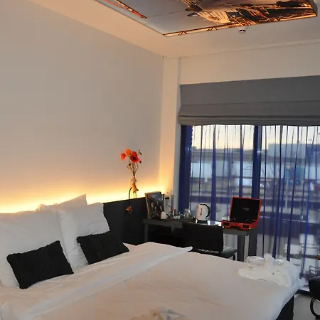 劳乌安娜德卡德酒店 3*