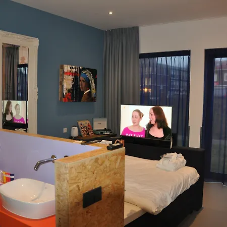 Rauw Aan De Kade Hotel