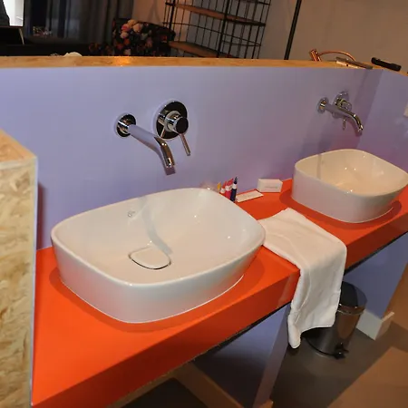 劳乌安娜德卡德酒店 3*