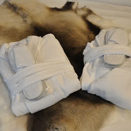 劳乌安娜德卡德酒店 艾默伊登