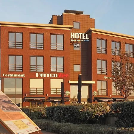 劳乌安娜德卡德酒店 3* 艾默伊登