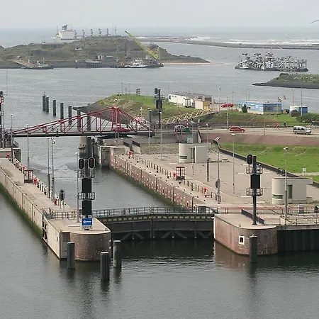 劳乌安娜德卡德酒店 酒店