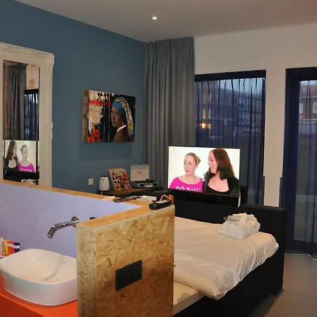 Rauw Aan De Kade 호텔 에이모이덴